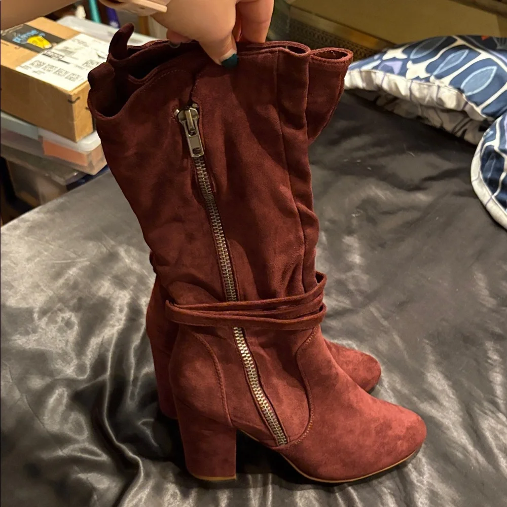 Buckle Women's Heeled Boots - Picture 4 of 5